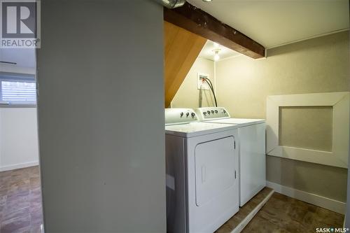 1652 98Th Street, North Battleford, SK - Indoor Photo Showing Laundry Room