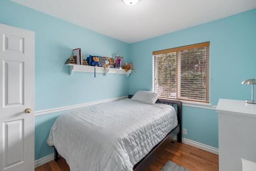 3306 4Th Avenue, Castlegar, BC - Indoor Photo Showing Bedroom