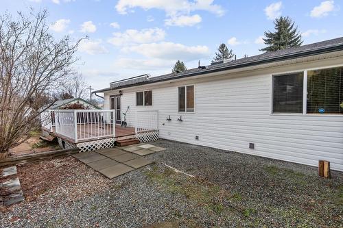 3306 4Th Avenue, Castlegar, BC - Outdoor With View