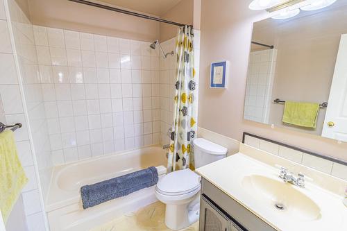 2819 Erickson Road, Erickson, BC - Indoor Photo Showing Bathroom