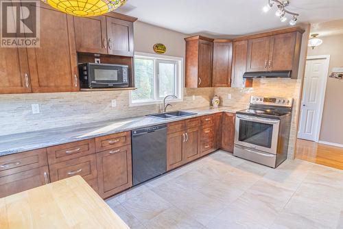 2819 Erickson Road, Erickson, BC - Indoor Photo Showing Kitchen With Double Sink