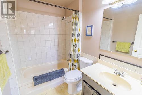 2819 Erickson Road, Erickson, BC - Indoor Photo Showing Bathroom