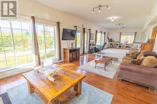 2819 Erickson Road, Erickson, BC - Indoor Photo Showing Living Room