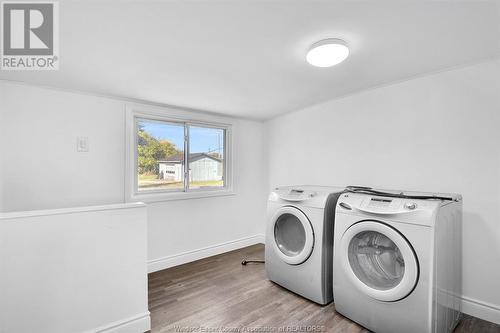 205 East Pike Creek Road, Lakeshore, ON - Indoor Photo Showing Laundry Room