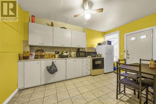 694 Wilson St, Hamilton, ON - Indoor Photo Showing Kitchen