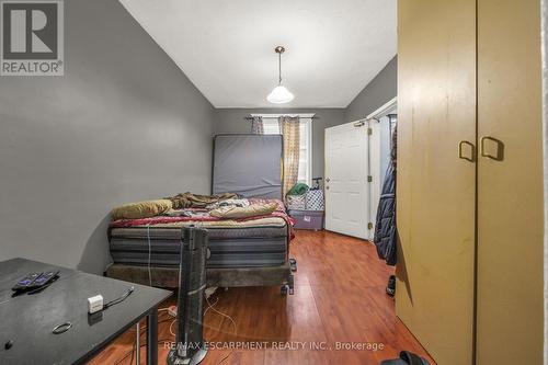 694 Wilson St, Hamilton, ON - Indoor Photo Showing Bedroom