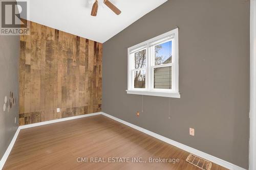 4697 Huron St, Niagara Falls, ON - Indoor Photo Showing Other Room