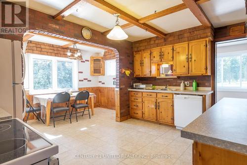 2813 Lakefield Rd, Smith-Ennismore-Lakefield, ON - Indoor Photo Showing Kitchen