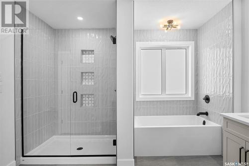 439 Schmeiser Bend, Saskatoon, SK - Indoor Photo Showing Bathroom