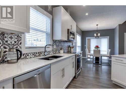 5481 Woodvalley Drive, Prince George, BC - Indoor Photo Showing Kitchen With Double Sink