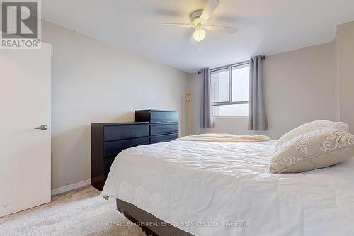 #1605 -225 Harvard Pl N, Waterloo, ON - Indoor Photo Showing Bedroom