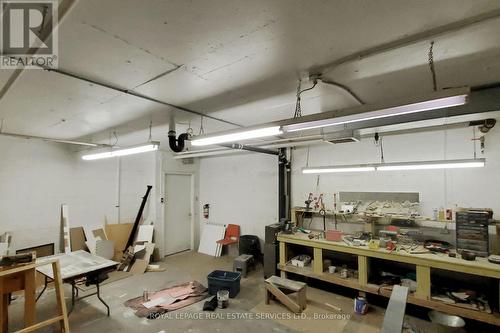 #1605 -225 Harvard Pl N, Waterloo, ON - Indoor Photo Showing Garage