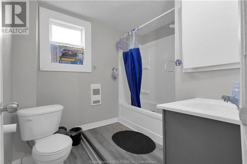 64 Saint John, Saint John, NB - Indoor Photo Showing Bathroom