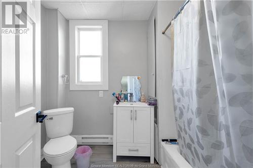 64 Saint John, Saint John, NB - Indoor Photo Showing Bathroom