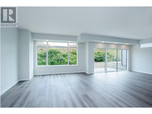 3781 Astoria Drive, West Kelowna, BC - Indoor Photo Showing Living Room