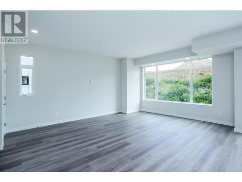 3781 Astoria Drive, West Kelowna, BC - Indoor Photo Showing Living Room