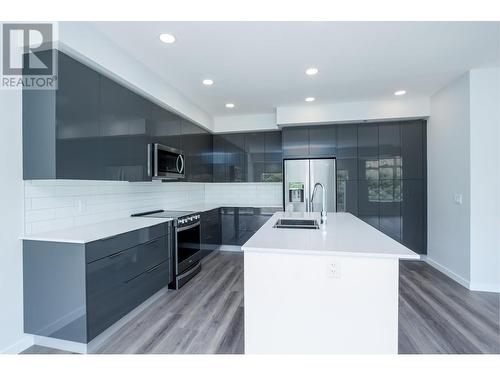 3781 Astoria Drive, West Kelowna, BC - Indoor Photo Showing Kitchen With Double Sink With Upgraded Kitchen