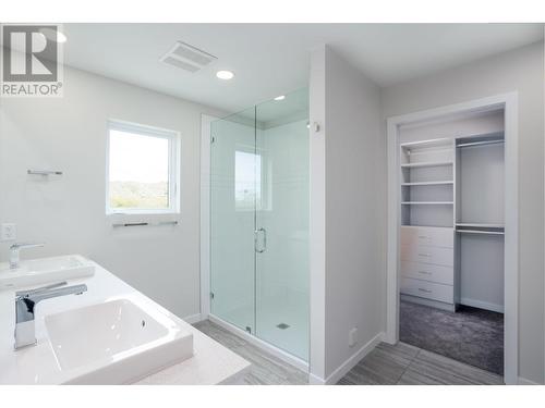 3781 Astoria Drive, West Kelowna, BC - Indoor Photo Showing Bathroom