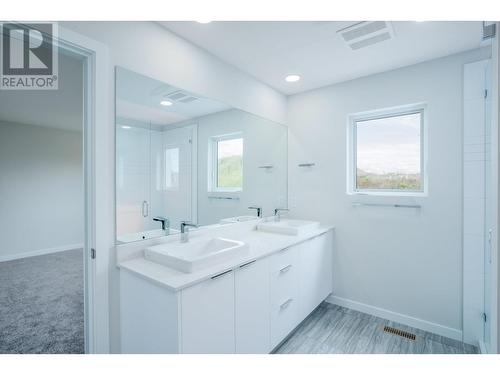 3781 Astoria Drive, West Kelowna, BC - Indoor Photo Showing Bathroom