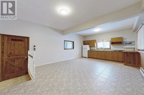 930 Howden Rd E, Oshawa, ON - Indoor Photo Showing Kitchen