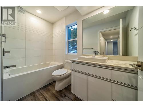 3754 Davidson Court, West Kelowna, BC - Indoor Photo Showing Bathroom