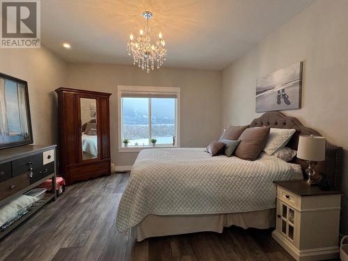477 4Th Street, Vernon, BC - Indoor Photo Showing Bedroom