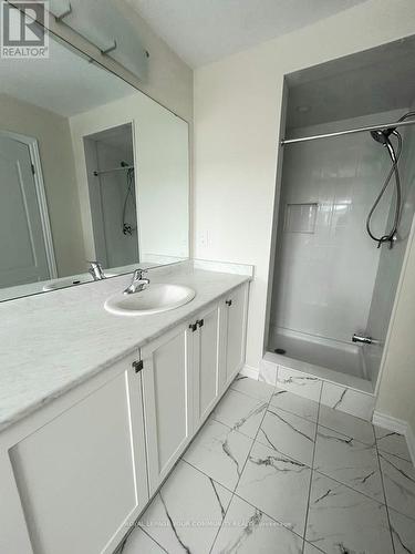 10 Ever Sweet Way, Thorold, ON - Indoor Photo Showing Bathroom