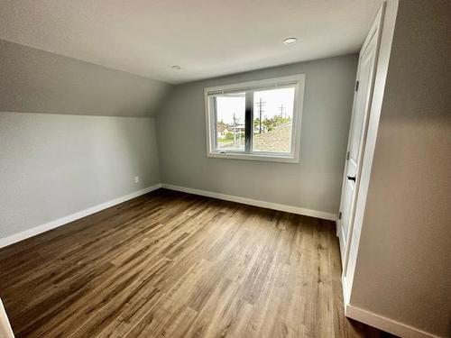 284 High Street N, Thunder Bay, ON - Indoor Photo Showing Other Room