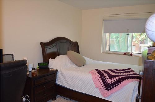 450 Carlton Street|Unit #22, St. Catharines, ON - Indoor Photo Showing Bedroom