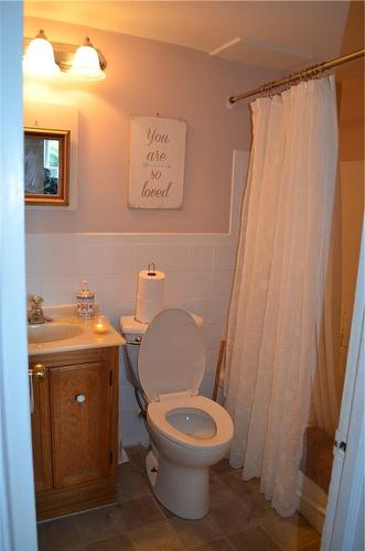 450 Carlton Street|Unit #22, St. Catharines, ON - Indoor Photo Showing Bathroom