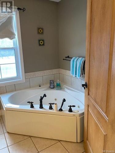 31 Brook Terrace, Campbellton, NB - Indoor Photo Showing Bathroom