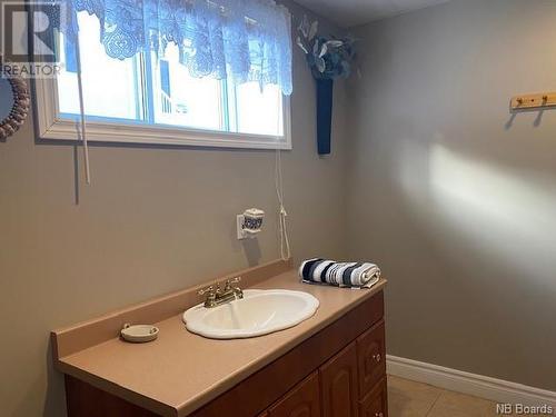 31 Brook Terrace, Campbellton, NB - Indoor Photo Showing Bathroom
