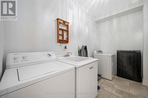 1350 Lormel Gate, Innisfil, ON - Indoor Photo Showing Laundry Room