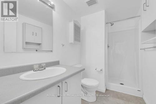 #211 -175 Haig Rd, Belleville, ON - Indoor Photo Showing Bathroom
