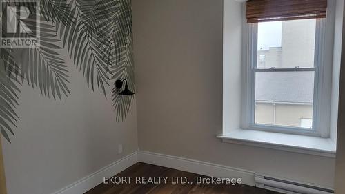 #6 -254 Main St, Prince Edward County, ON - Indoor Photo Showing Other Room