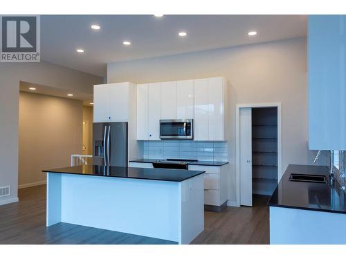 3758 Davidson Court, West Kelowna, BC - Indoor Photo Showing Kitchen With Upgraded Kitchen