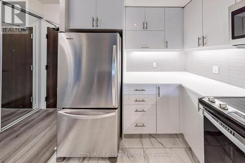 221 - 39 Annie Craig Drive, Toronto, ON - Indoor Photo Showing Kitchen With Stainless Steel Kitchen With Upgraded Kitchen
