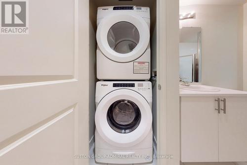 #221 -39 Annie Craig Dr, Toronto, ON - Indoor Photo Showing Laundry Room