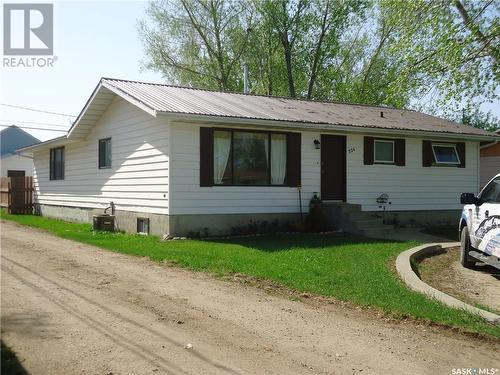 226 Westman Street, Midale, SK - Outdoor