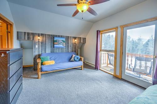 644 Lapp Rd, Golden, BC - Indoor Photo Showing Bedroom