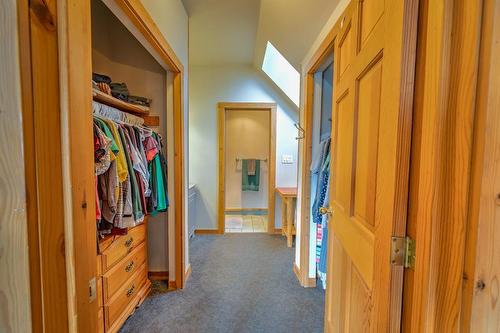 644 Lapp Rd, Golden, BC - Indoor Photo Showing Other Room
