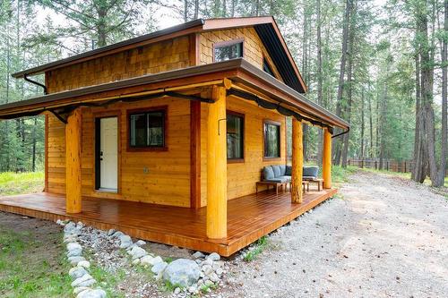 644 Lapp Rd, Golden, BC - Outdoor With Exterior