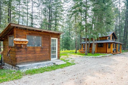 644 Lapp Rd, Golden, BC - Outdoor