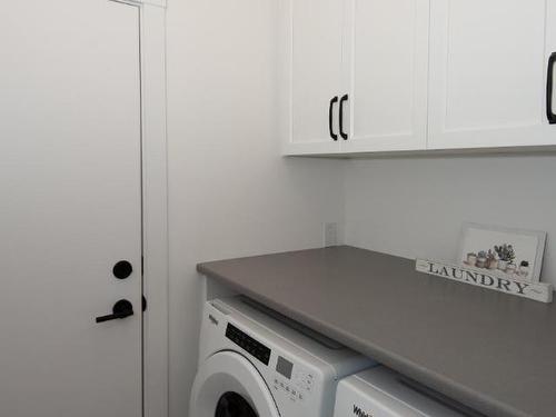 132-200 Grand Boulevard, Kamloops, BC - Indoor Photo Showing Laundry Room