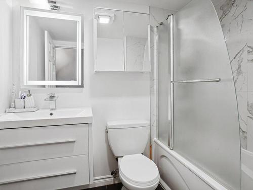 Salle de bains - 1-5023 Boul. Des Sources, Montréal (Pierrefonds-Roxboro), QC - Indoor Photo Showing Bathroom