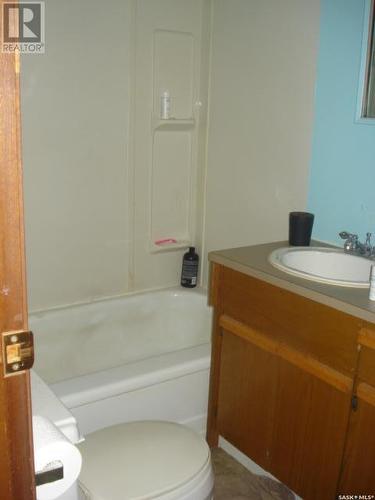 520 Main Street, Sturgis, SK - Indoor Photo Showing Bathroom