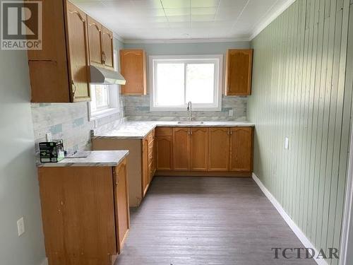 88403 65 Hwy, Temiskaming Shores, ON - Indoor Photo Showing Kitchen