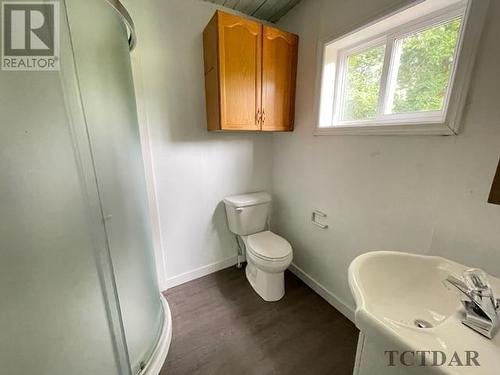 88403 65 Hwy, Temiskaming Shores, ON - Indoor Photo Showing Bathroom