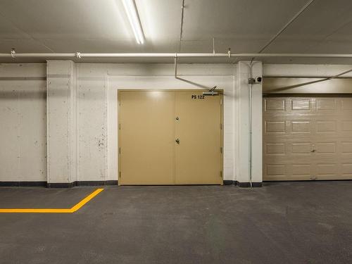 Garage - 5102-303 Boul. Clairevue E., Saint-Bruno-De-Montarville, QC - Indoor Photo Showing Garage