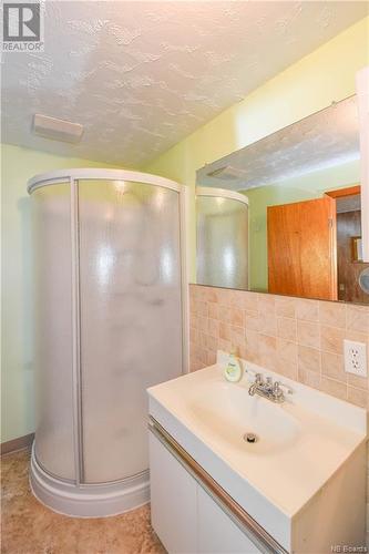 4008 Foster Street, Tracadie, NB - Indoor Photo Showing Bathroom